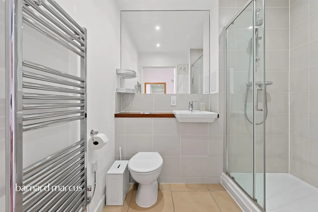 Reynard Way, Brentford, photo 11