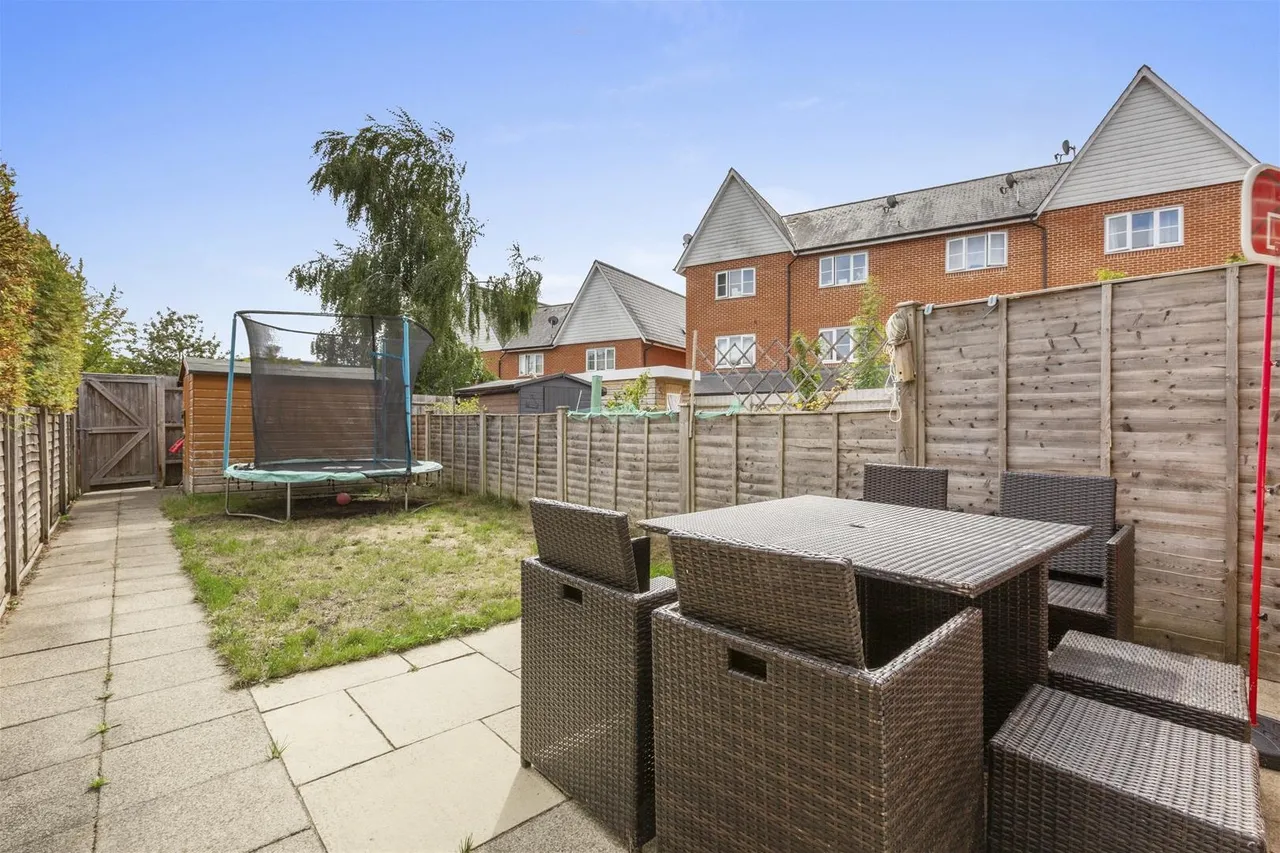 Chenille Drive, High Wycombe, HP11, photo 2