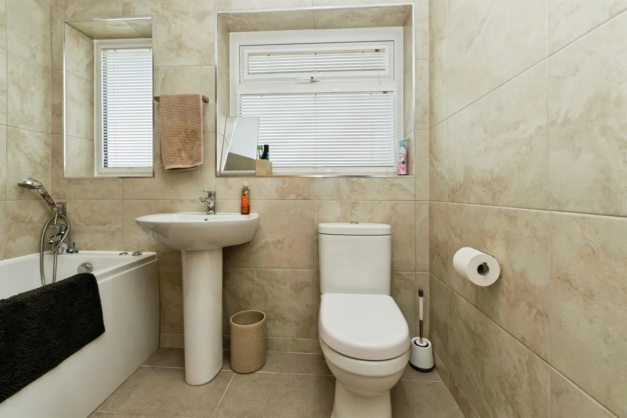 Woodacre Grove, Ellesmere Port, CH66, photo 17