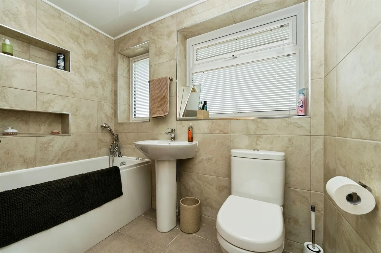Woodacre Grove, Ellesmere Port, CH66, photo 16