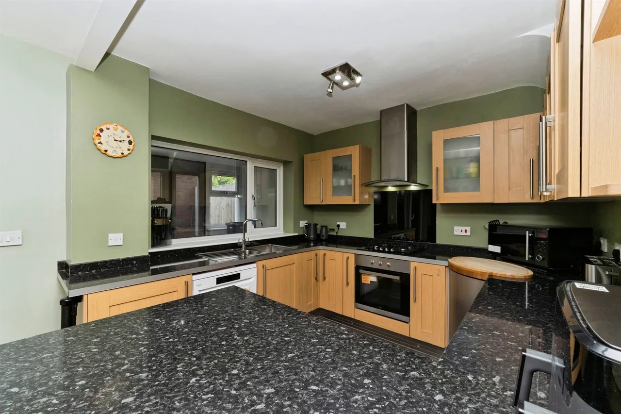 Woodacre Grove, Ellesmere Port, CH66, photo 5