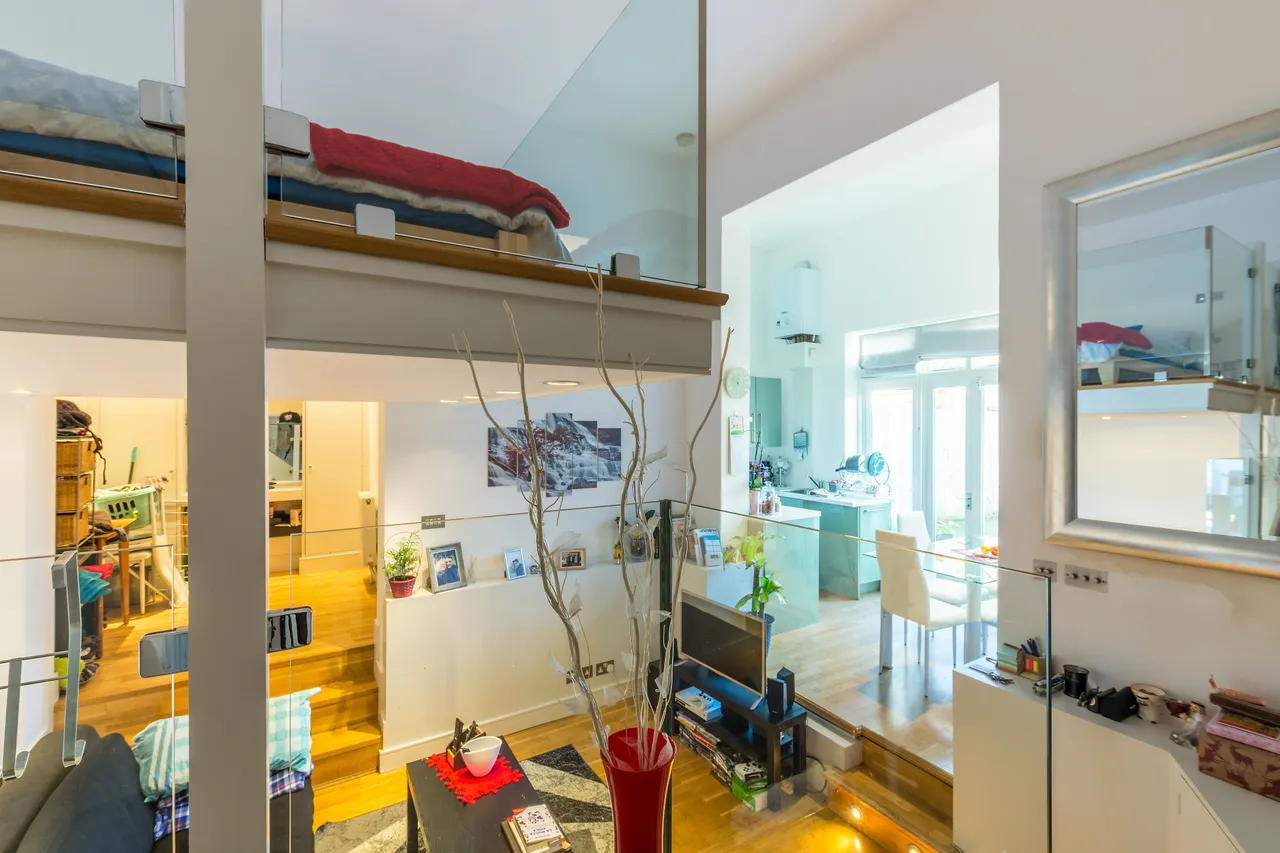 1 bed flat to rent — Flat 3, 346 Cavendish Road, London