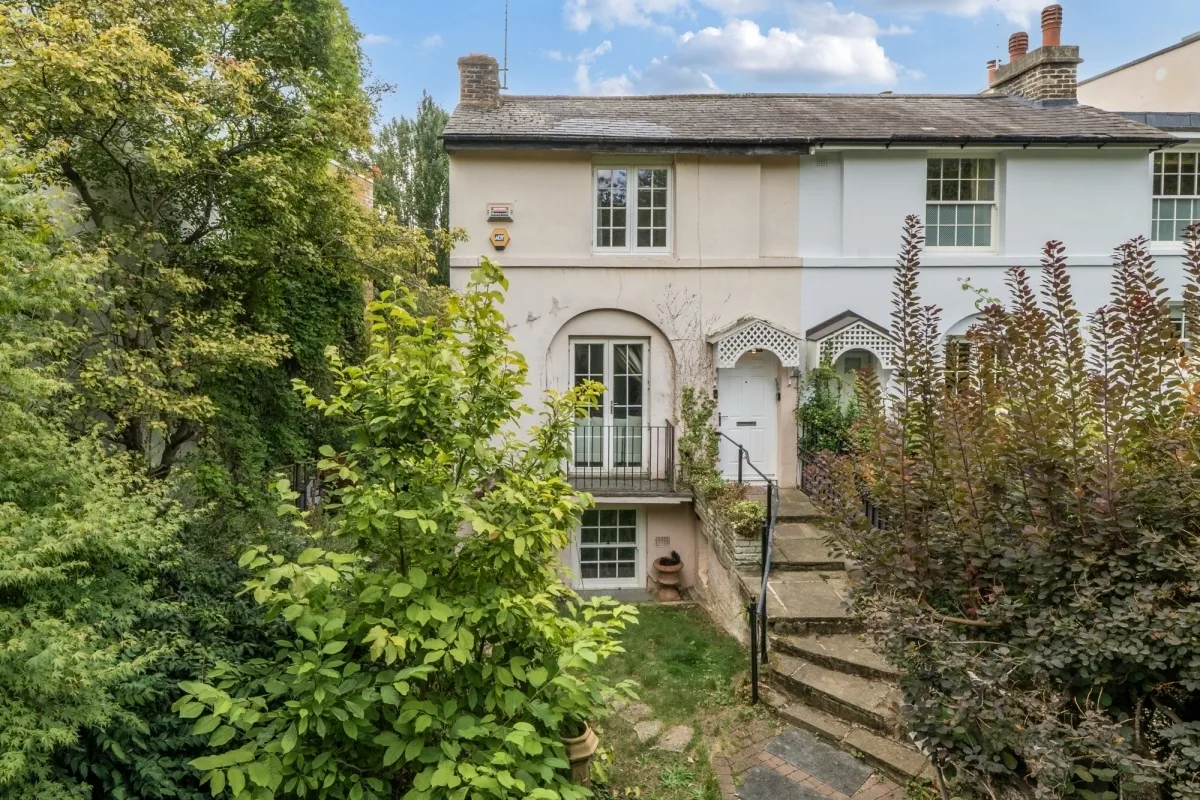 3 bed house to rent — South End Road London NW3