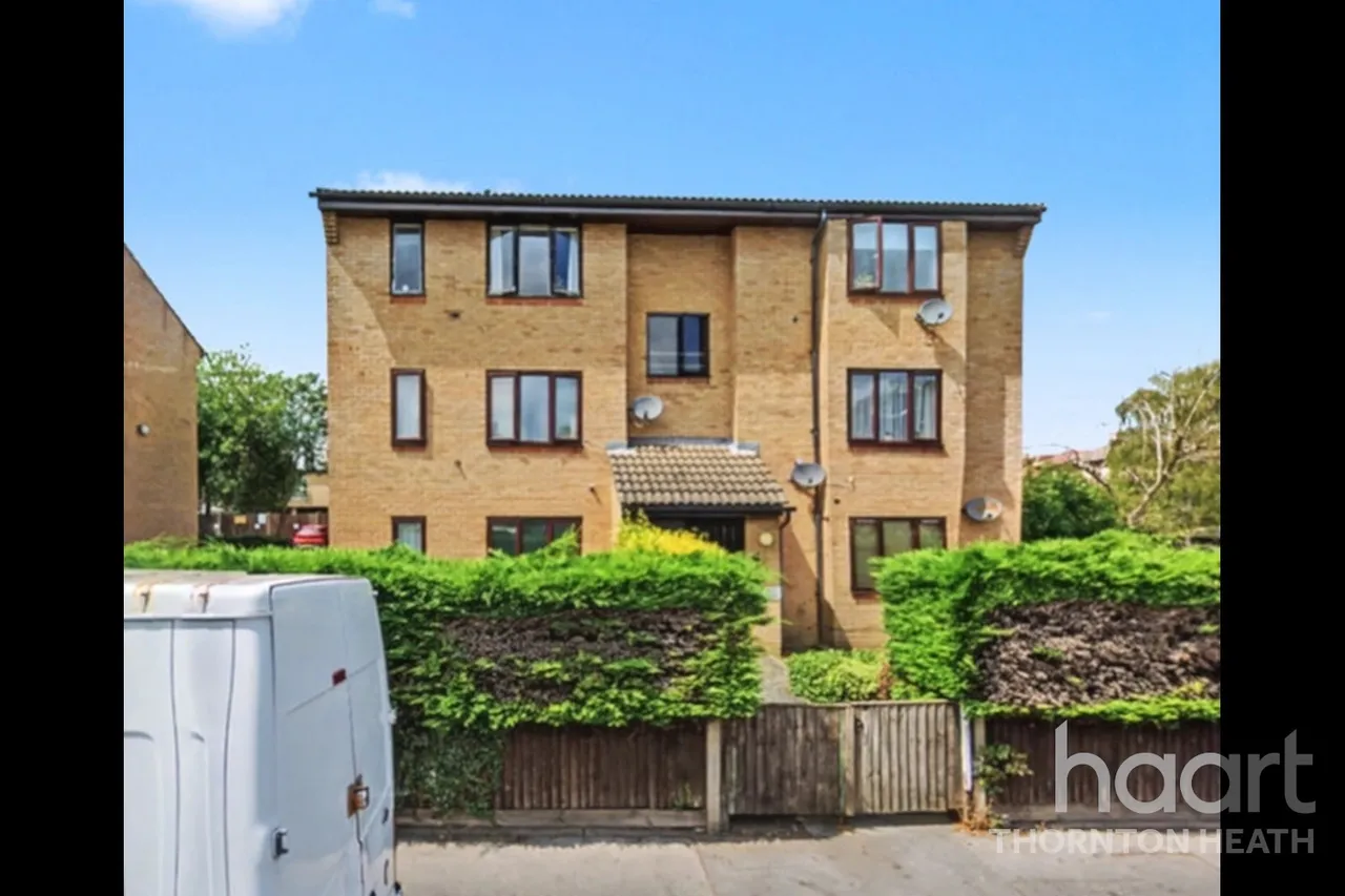 1 bed flat for sale, Doyle Road, London, SE25