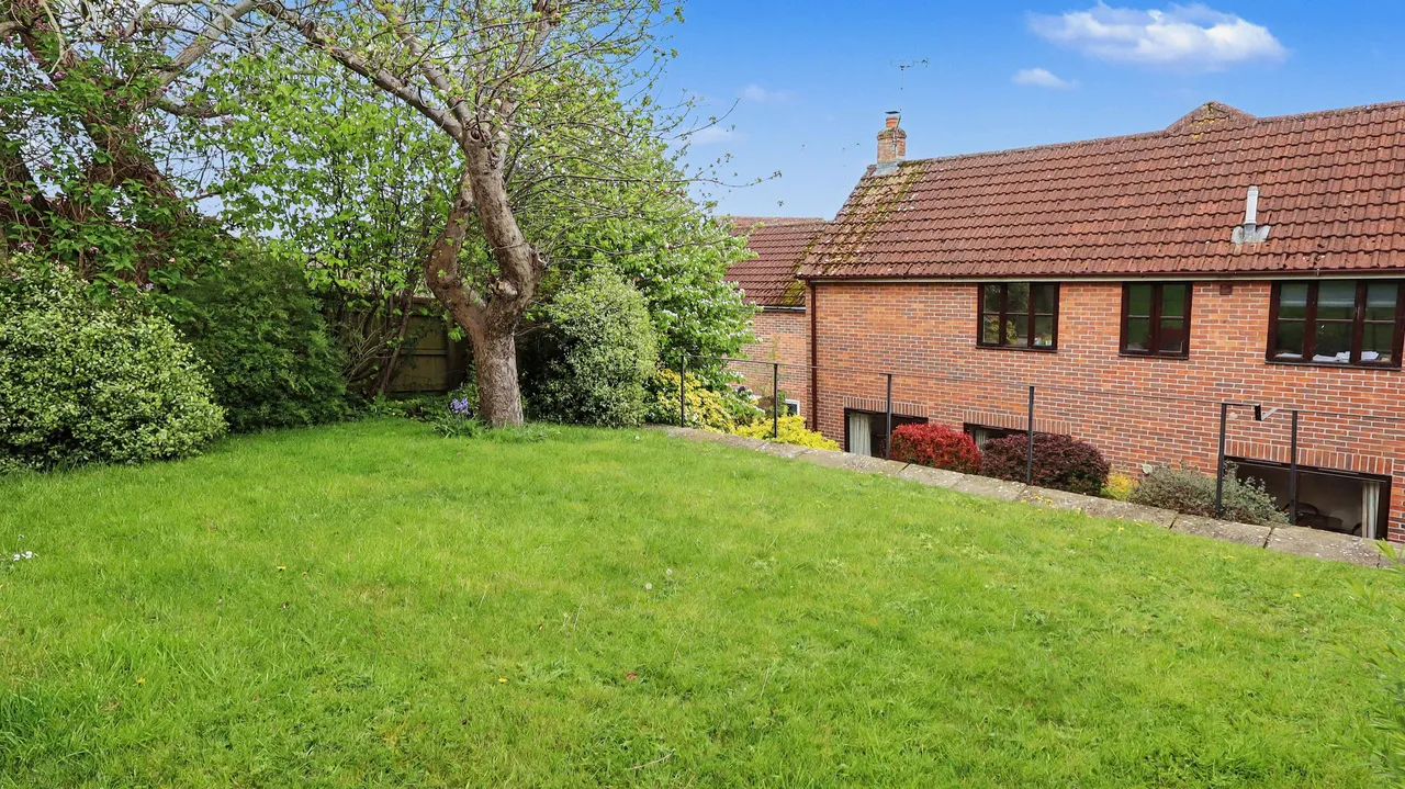 Meadowbank, Glastonbury, photo 17