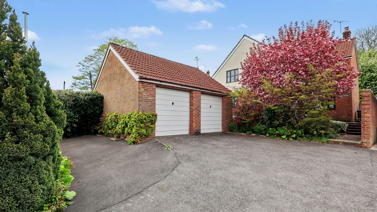 4 bed house for sale, Meadowbank, Glastonbury