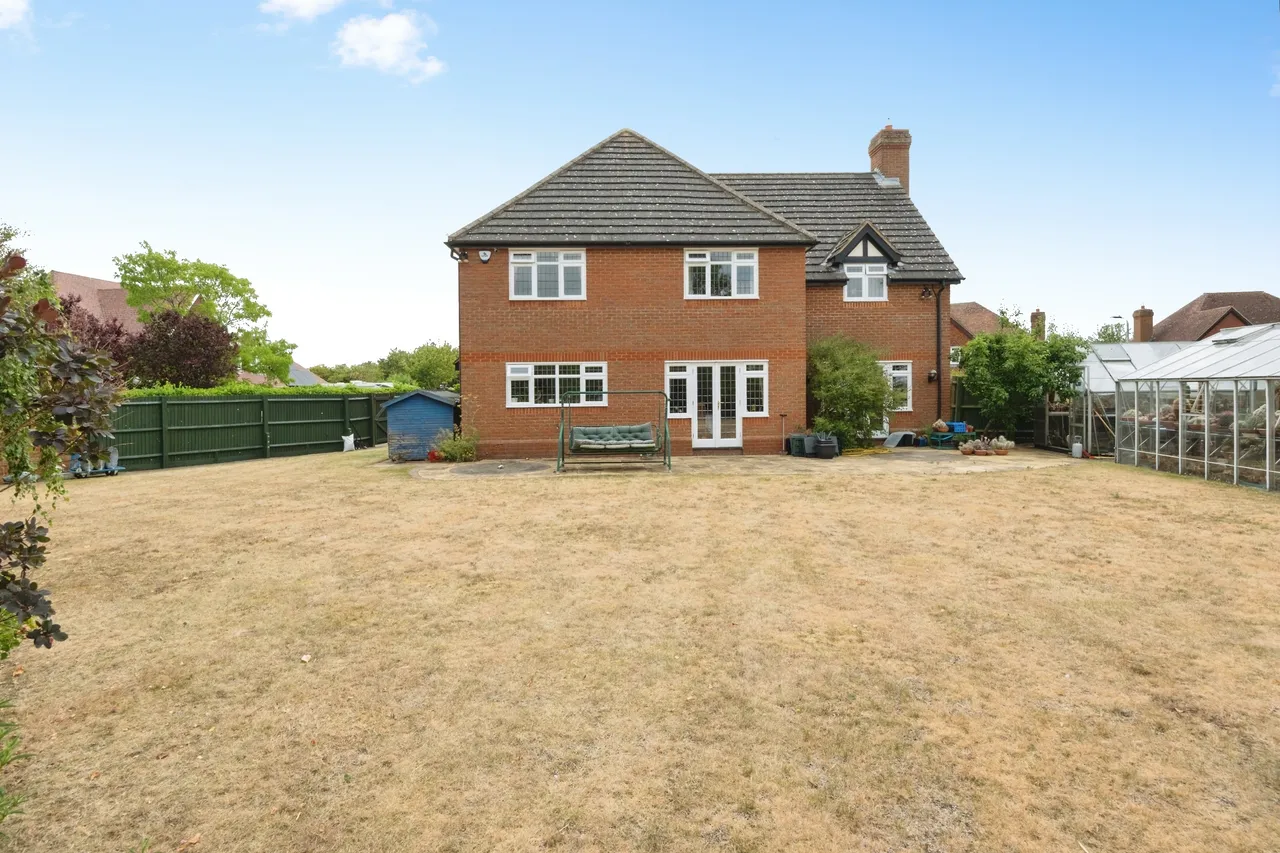 St. Mellion Drive, Great Denham, MK40, photo 5