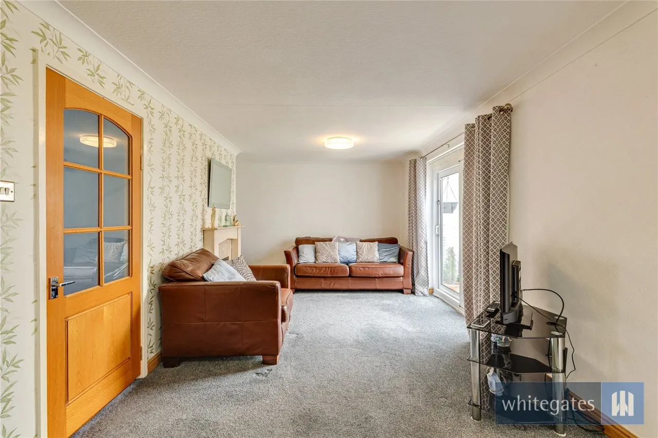 John Middleton Close, Hale Village, L24, photo 7