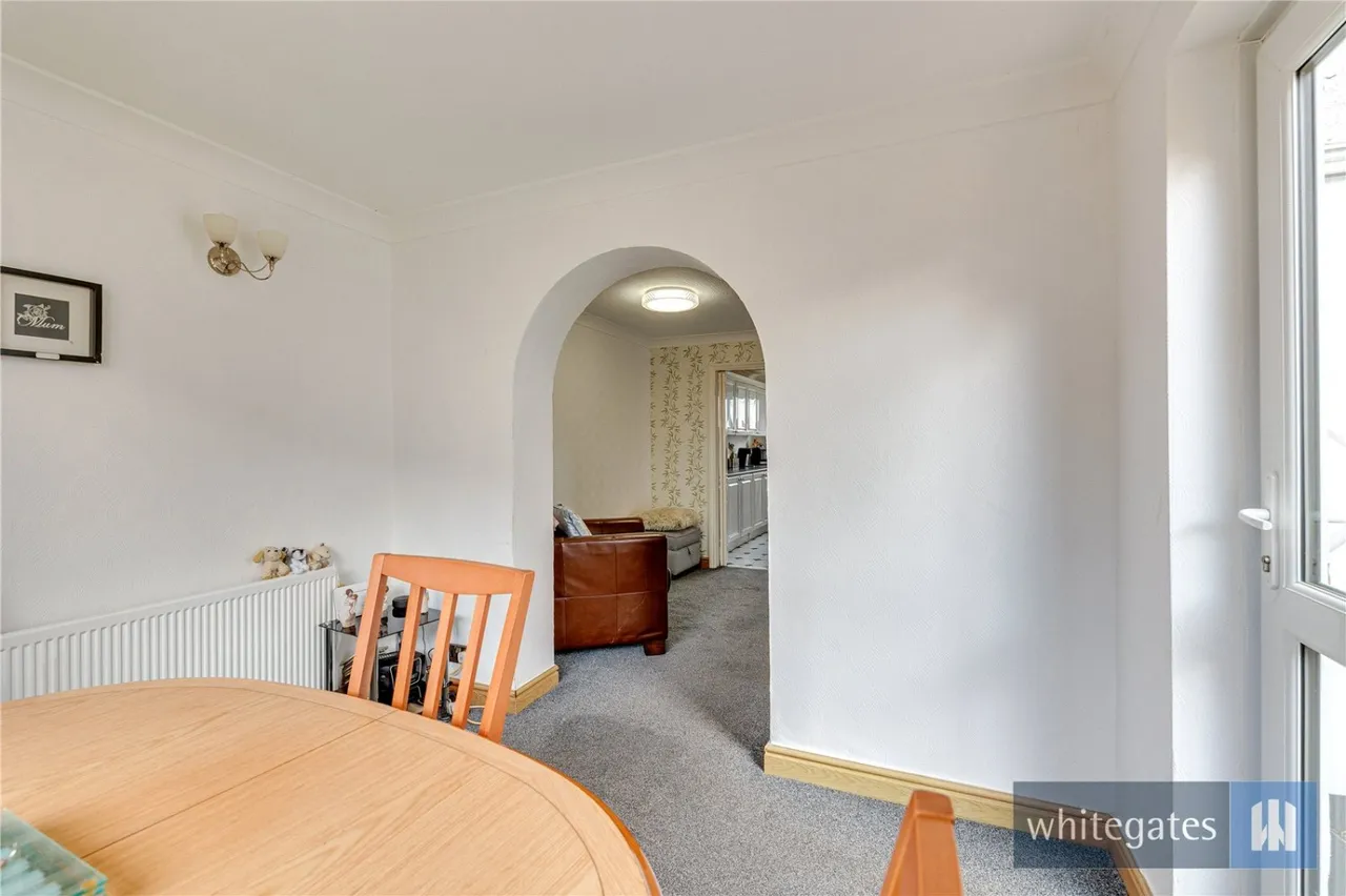 John Middleton Close, Hale Village, L24, photo 15