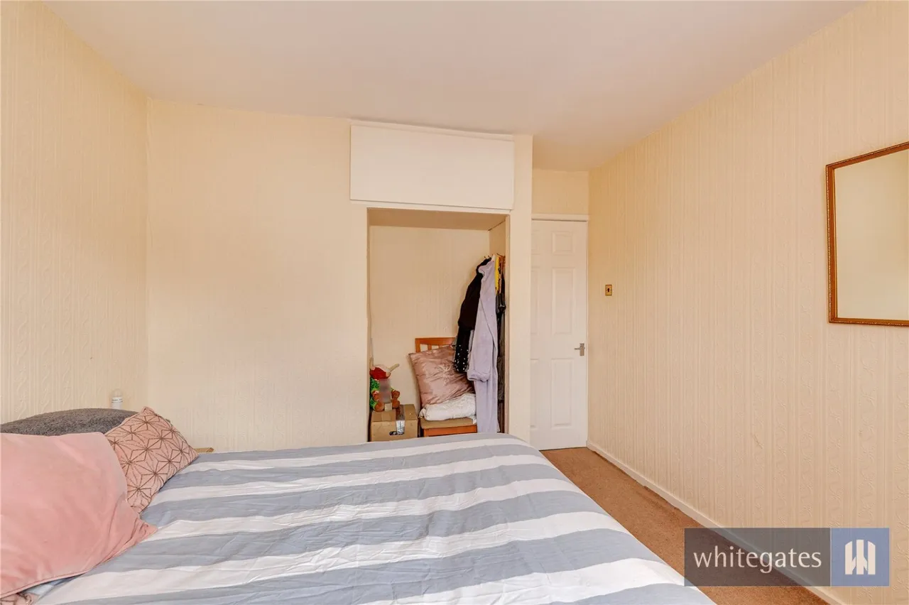 John Middleton Close, Hale Village, L24, photo 24