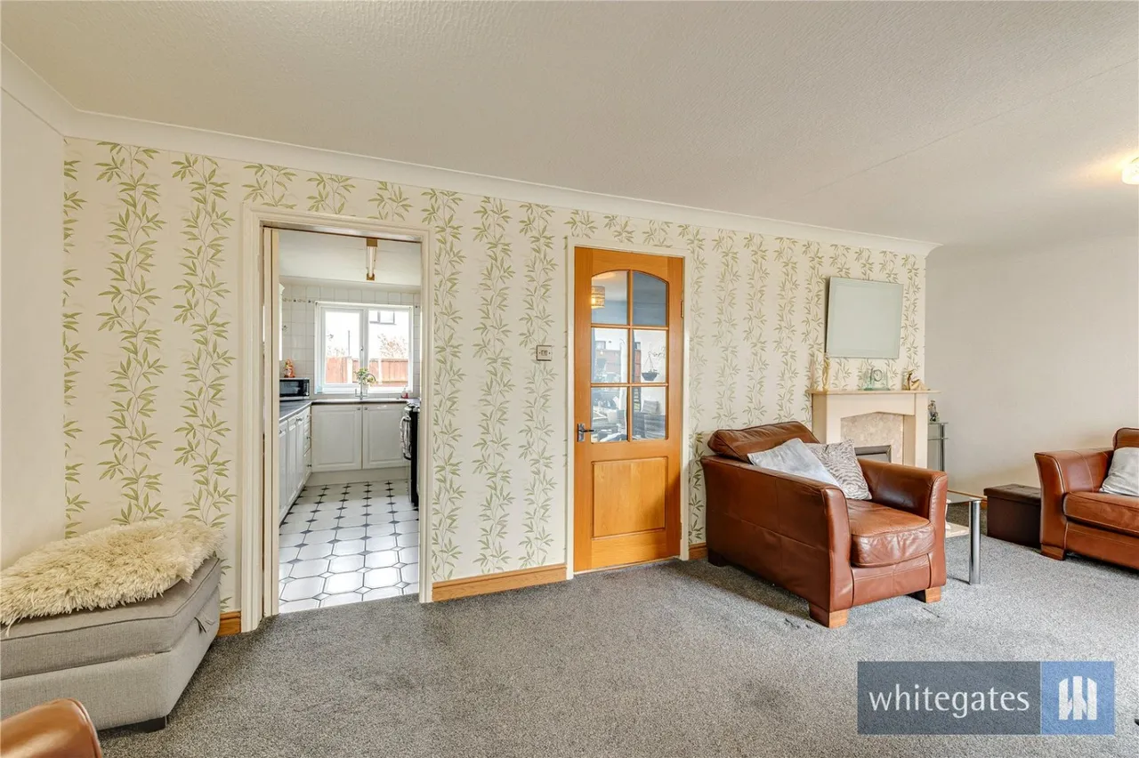 John Middleton Close, Hale Village, L24, photo 10