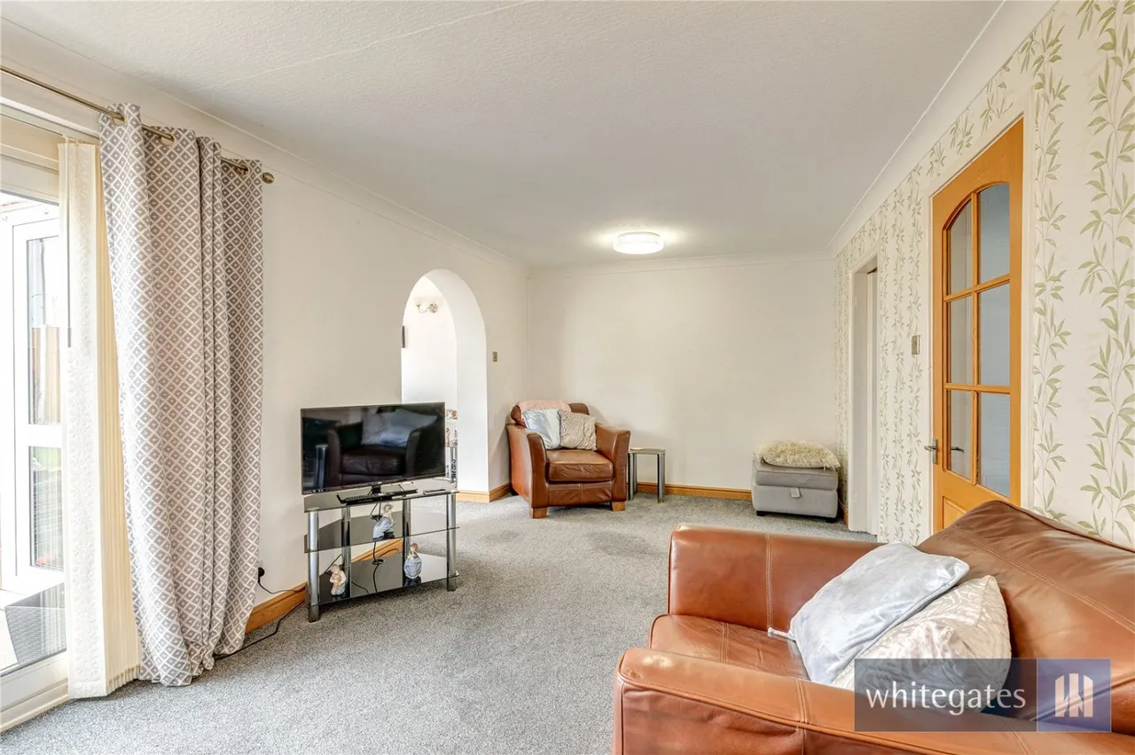 John Middleton Close, Hale Village, L24, photo 9