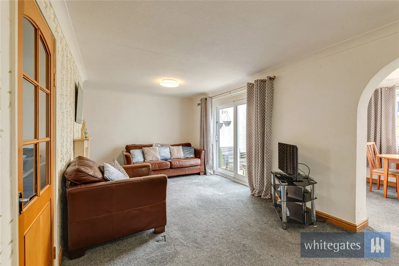 John Middleton Close, Hale Village, L24, photo 6