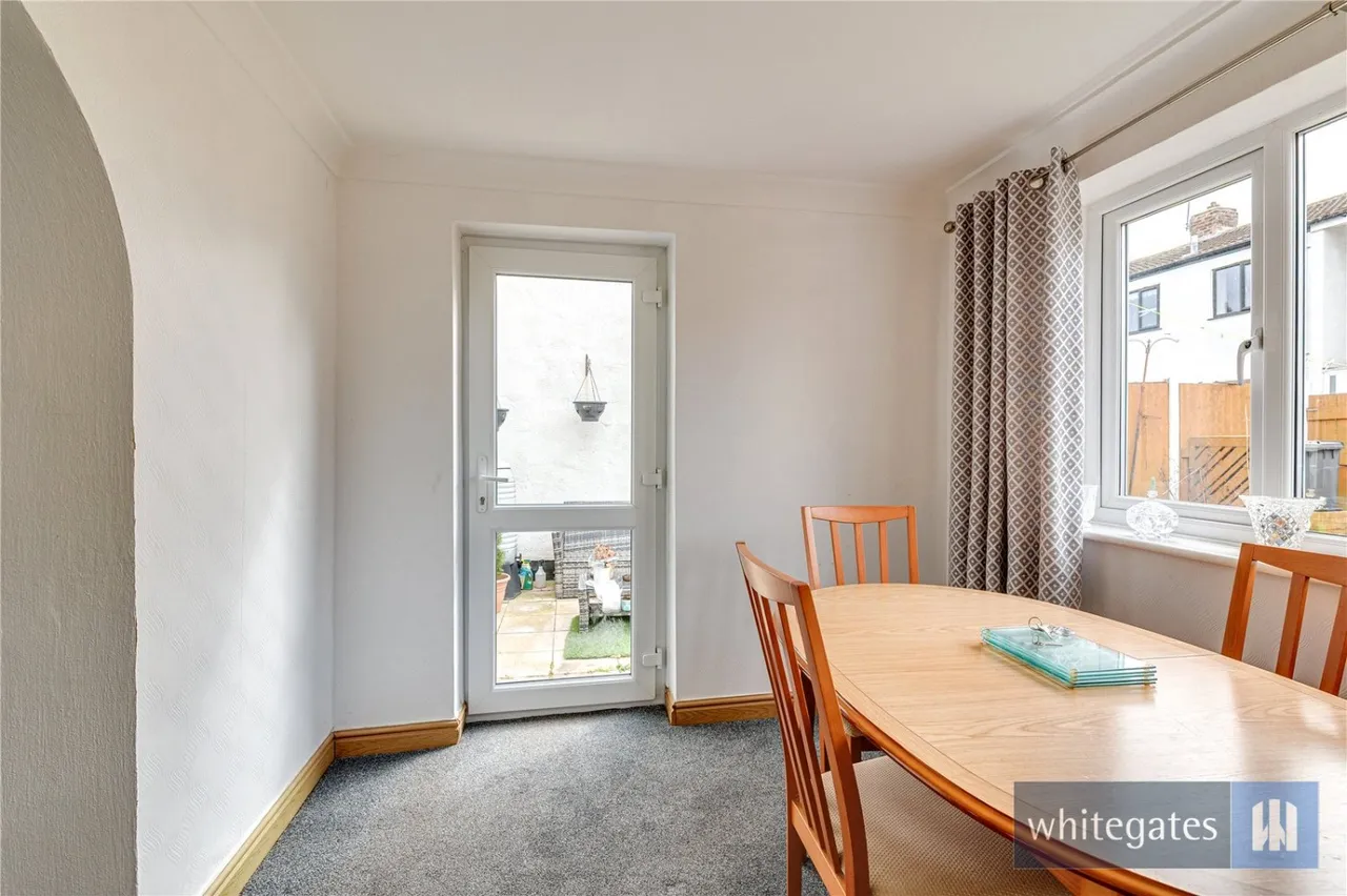 John Middleton Close, Hale Village, L24, photo 14