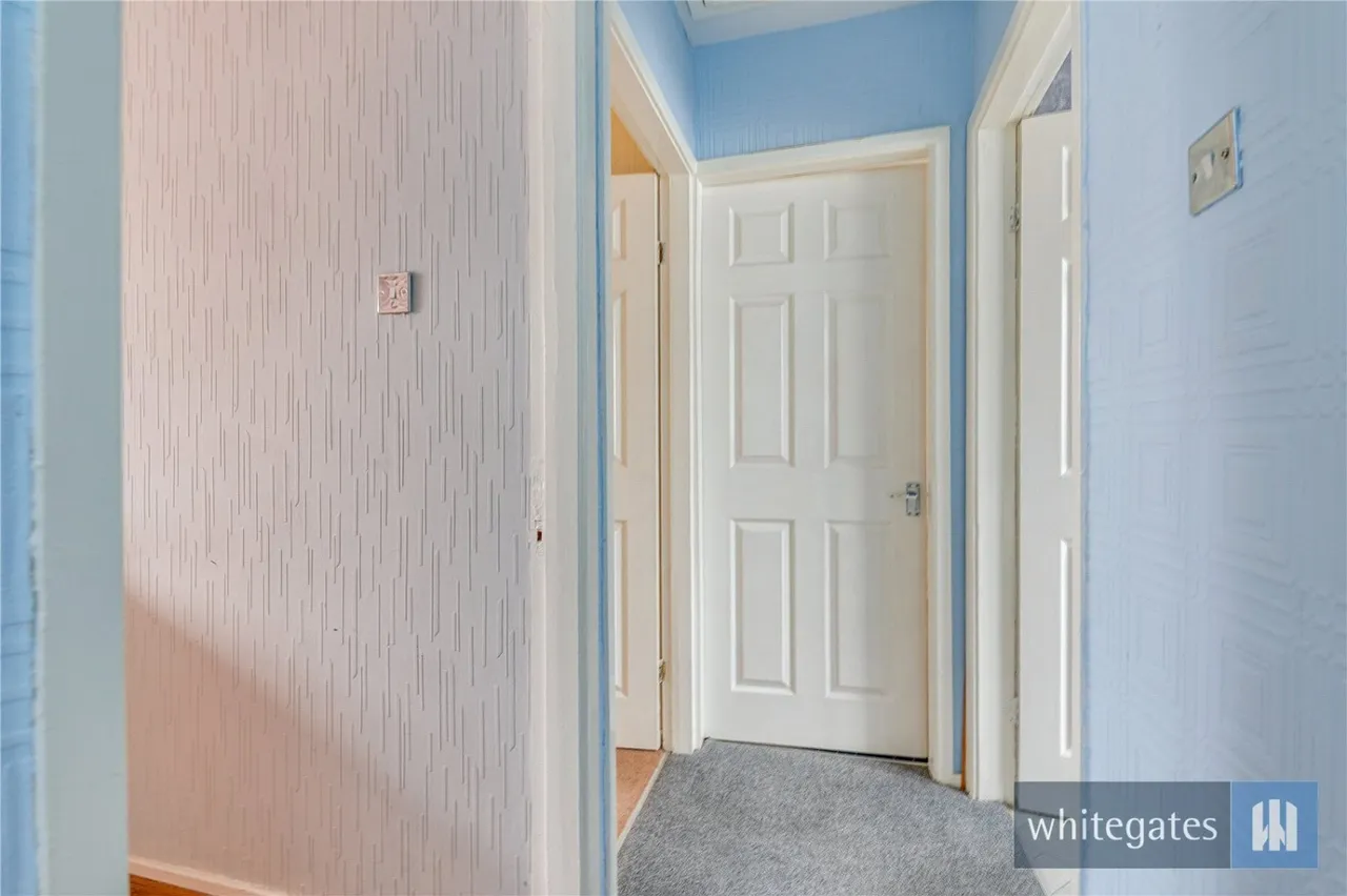 John Middleton Close, Hale Village, L24, photo 18