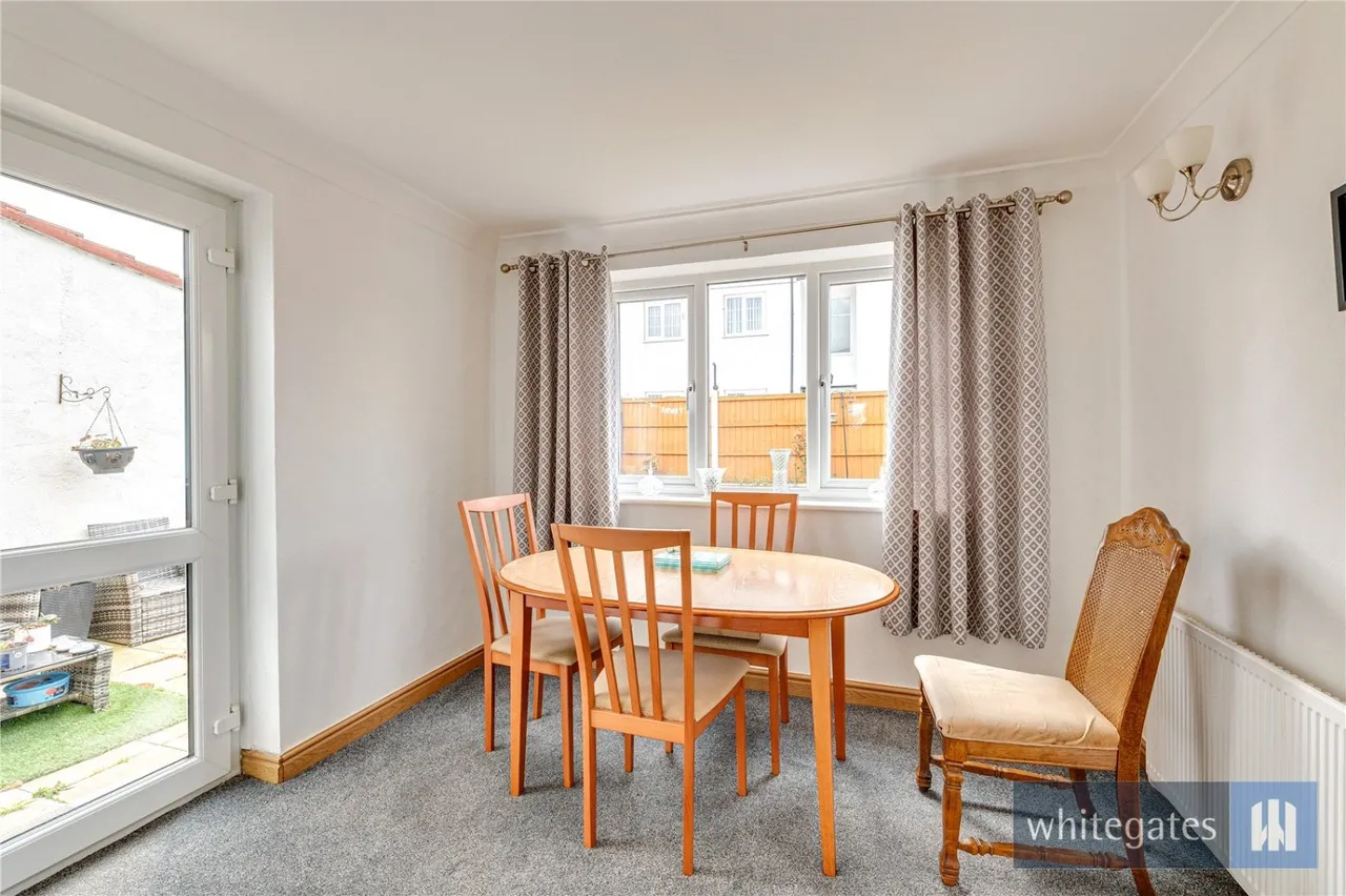 John Middleton Close, Hale Village, L24, photo 13