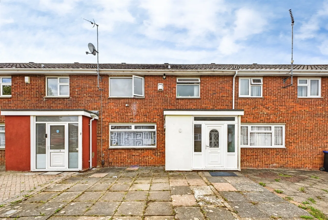 3 bed house for sale — Honister Green, Northampton
