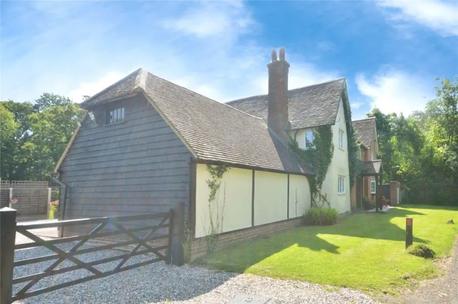 with 6 bedrooms in Howe Green, Great Hallingbury, CM22, photo 11