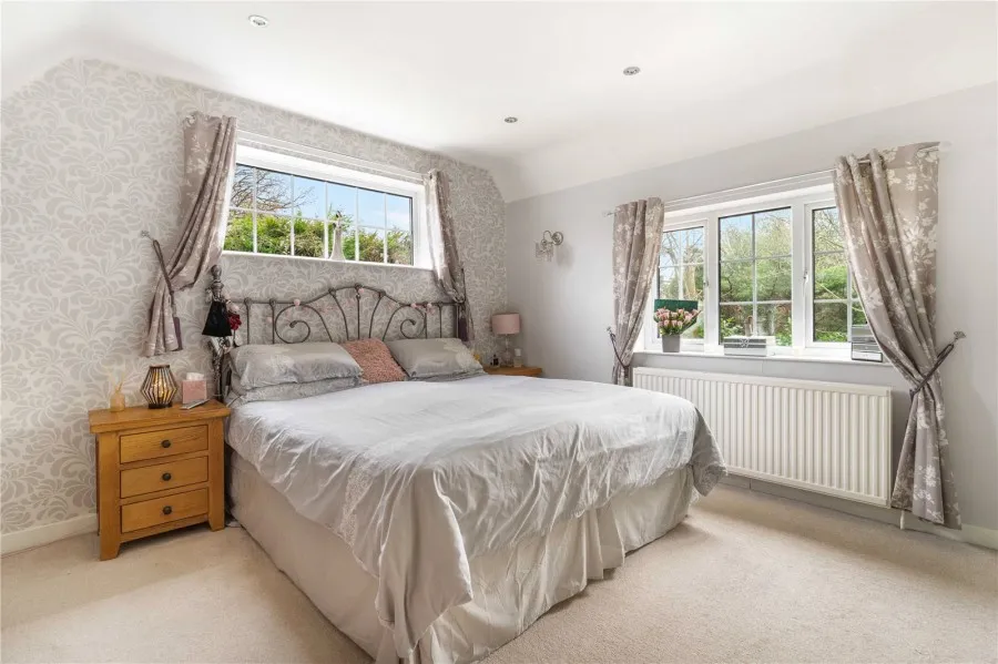with 6 bedrooms in Howe Green, Great Hallingbury, CM22, photo 12