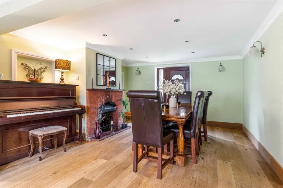 with 6 bedrooms in Howe Green, Great Hallingbury, CM22, photo 5