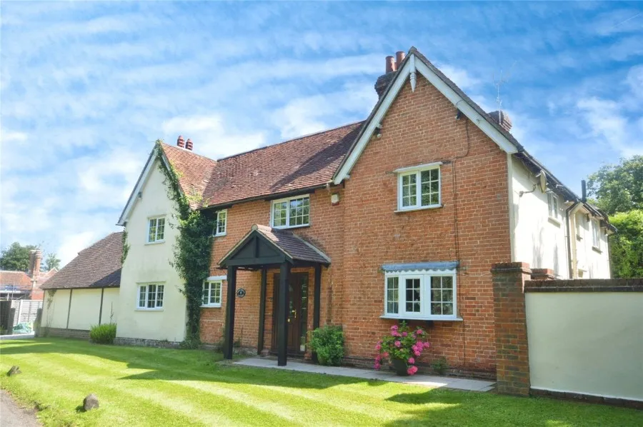 with 6 bedrooms in Howe Green, Great Hallingbury, CM22, photo 2