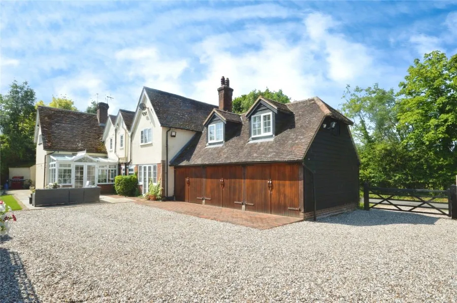 with 6 bedrooms in Howe Green, Great Hallingbury, CM22, photo 16