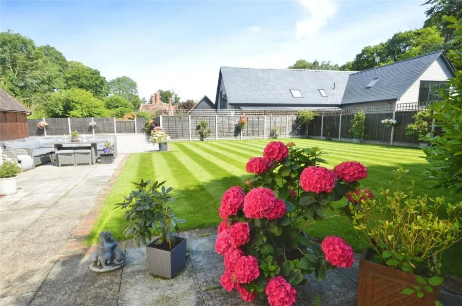 with 6 bedrooms in Howe Green, Great Hallingbury, CM22, photo 19