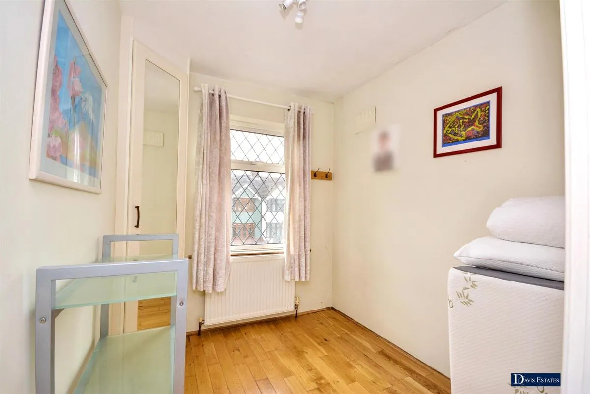Kenilworth Gardens, Hornchurch, RM12, photo 14