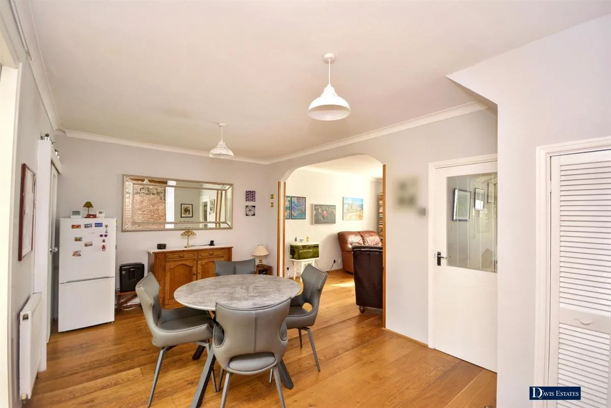 Kenilworth Gardens, Hornchurch, RM12, photo 8
