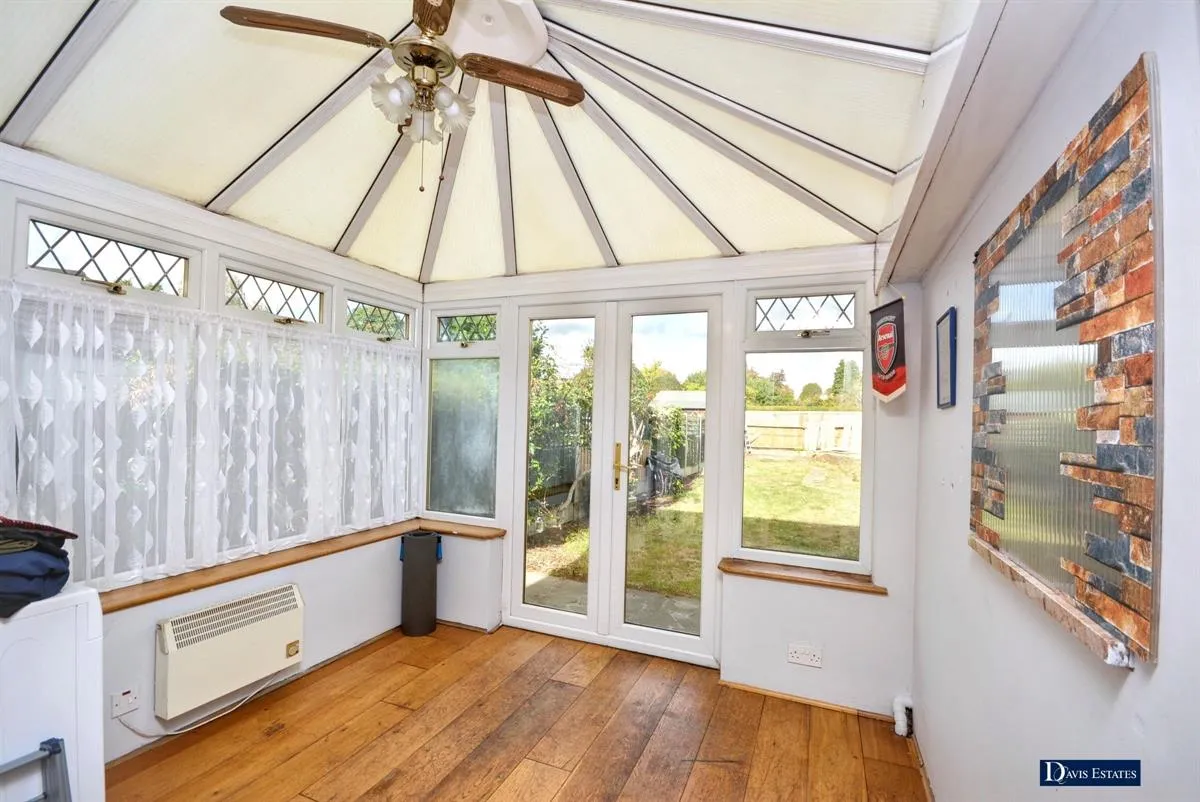 Kenilworth Gardens, Hornchurch, RM12, photo 9