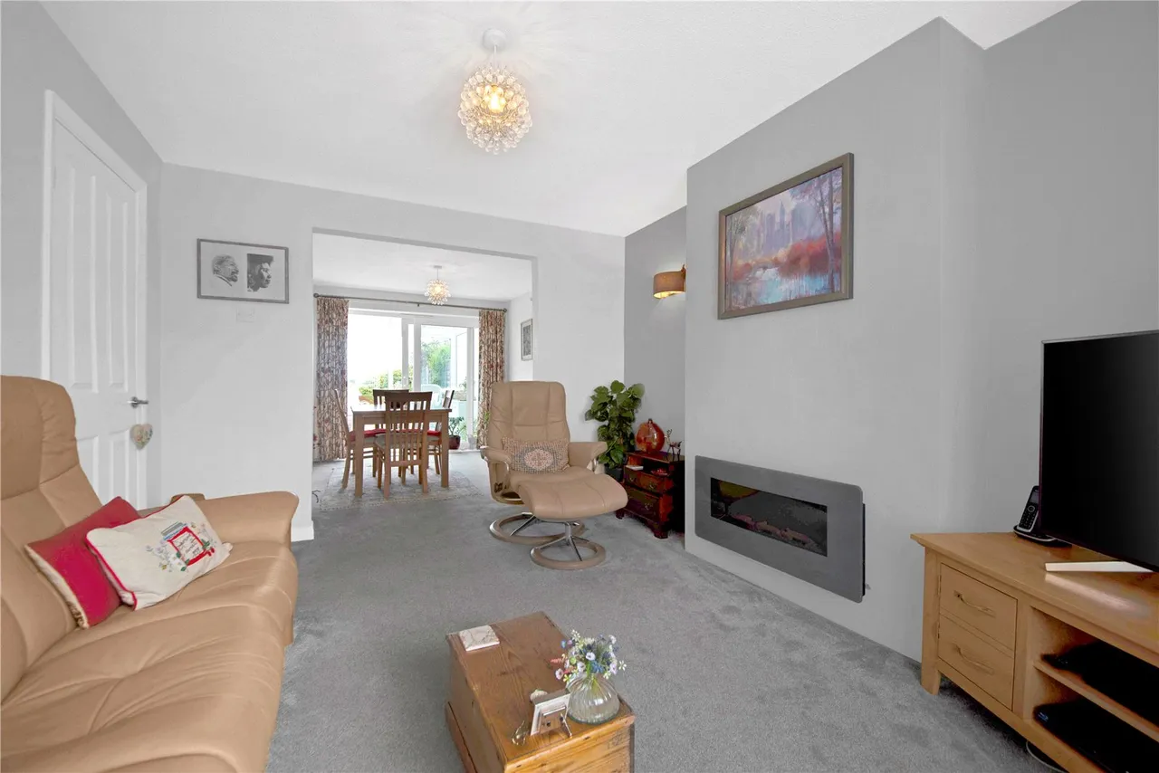 St. Judes Avenue, Studley, Warwickshire, B80 7HZ, photo 3