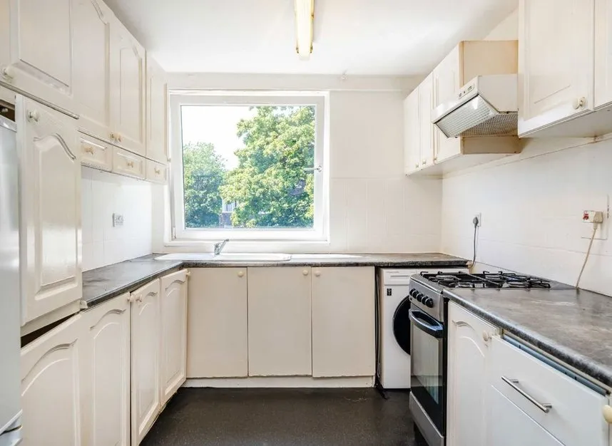 Augustus Close, Brentford, TW8, photo 3