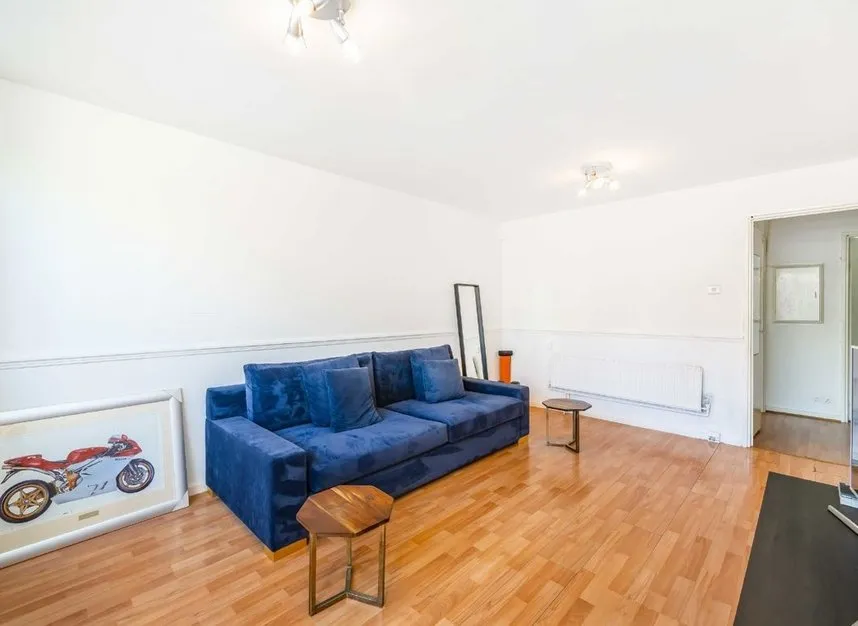Augustus Close, Brentford, TW8, photo 2