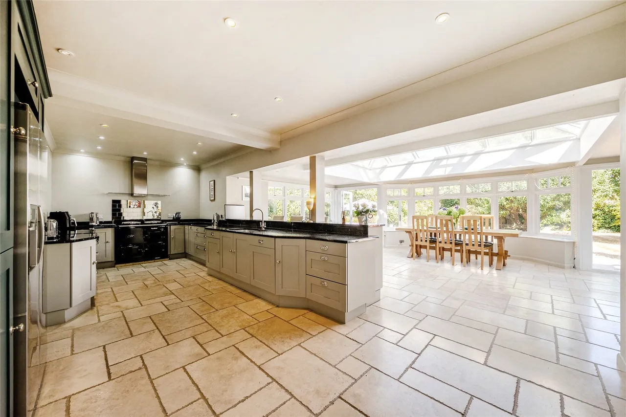 The Street, West Clandon, GU4, photo 2