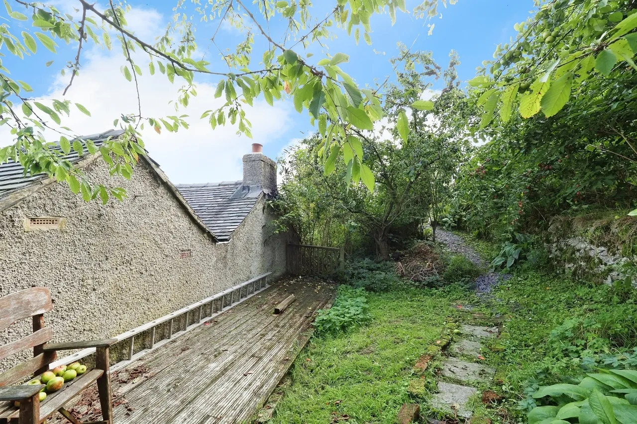 The Alley, Middleton, DE4, photo 22