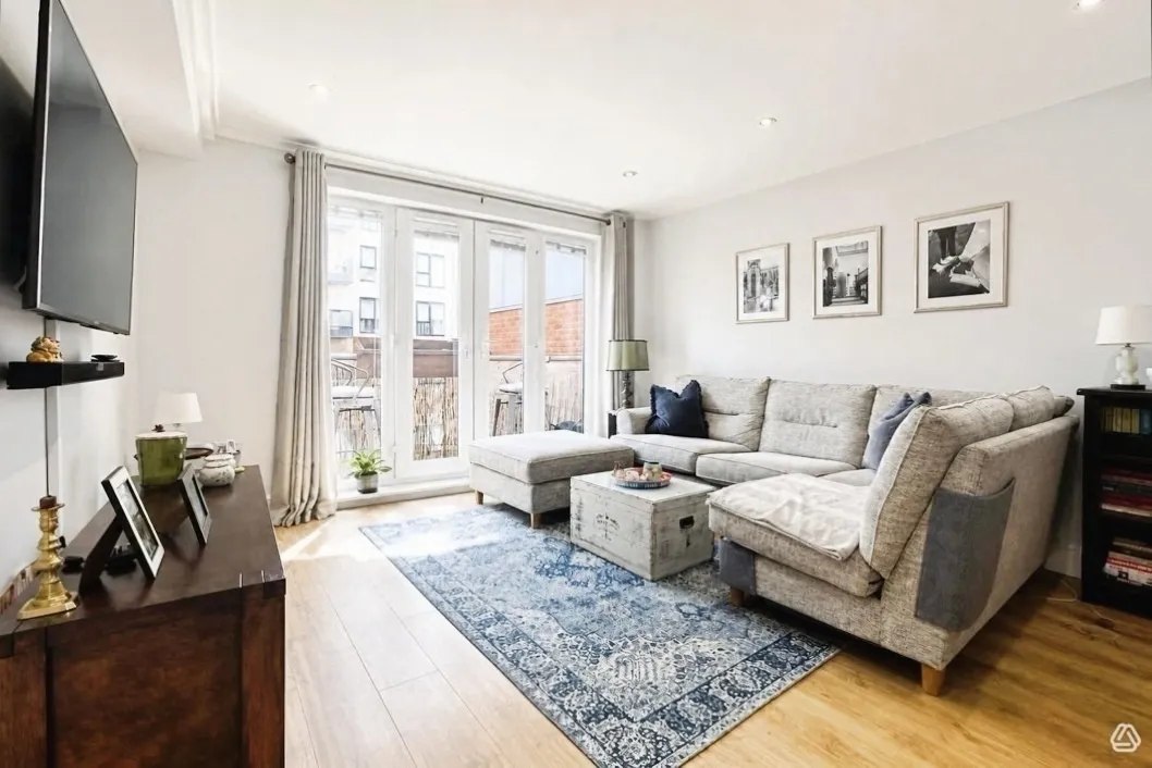 1 bed flat for sale — Market Street, Bracknell, Berkshire, RG12 1JG