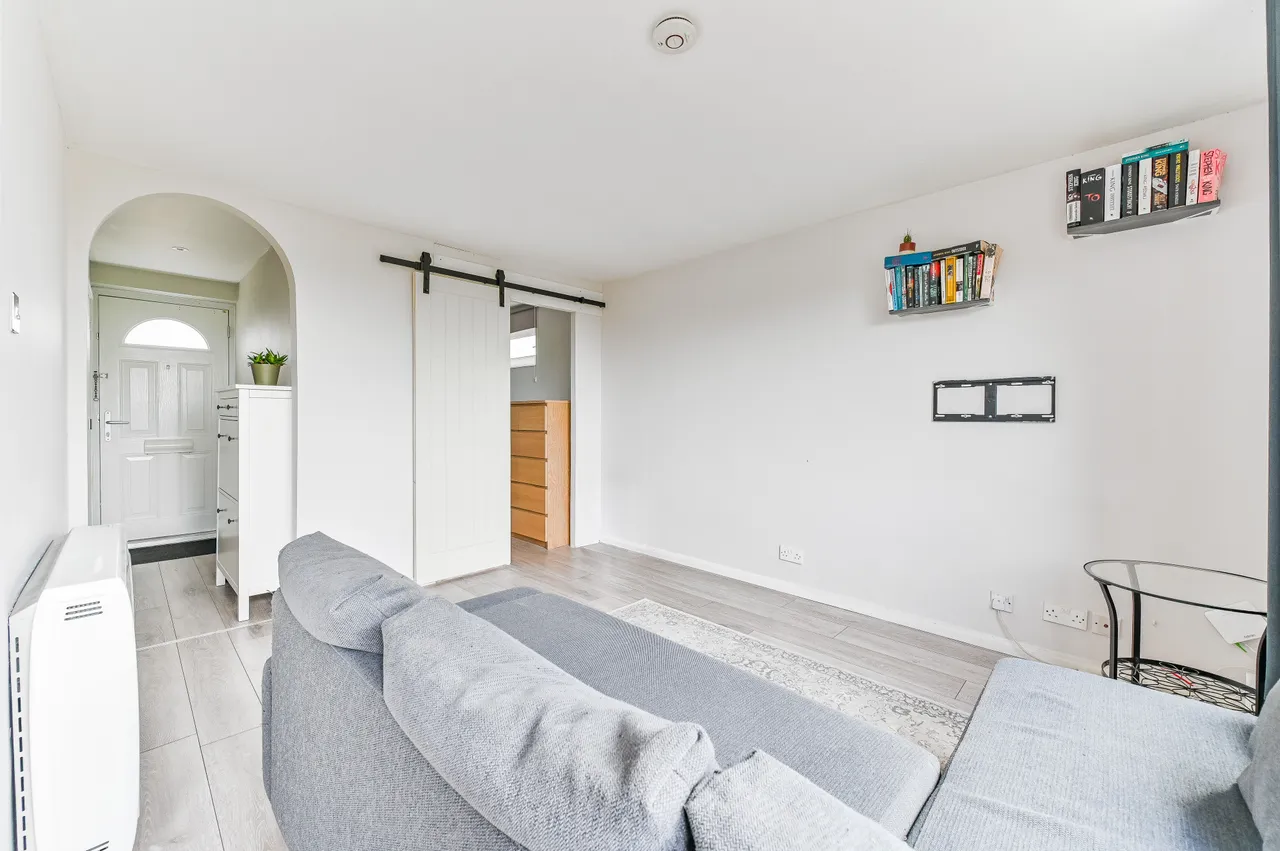 67 Priory Crescent, London, photo 9