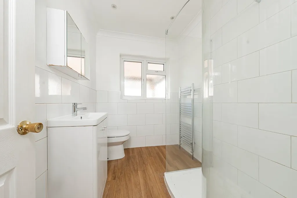 Hazelwood Drive, Pinner, photo 8