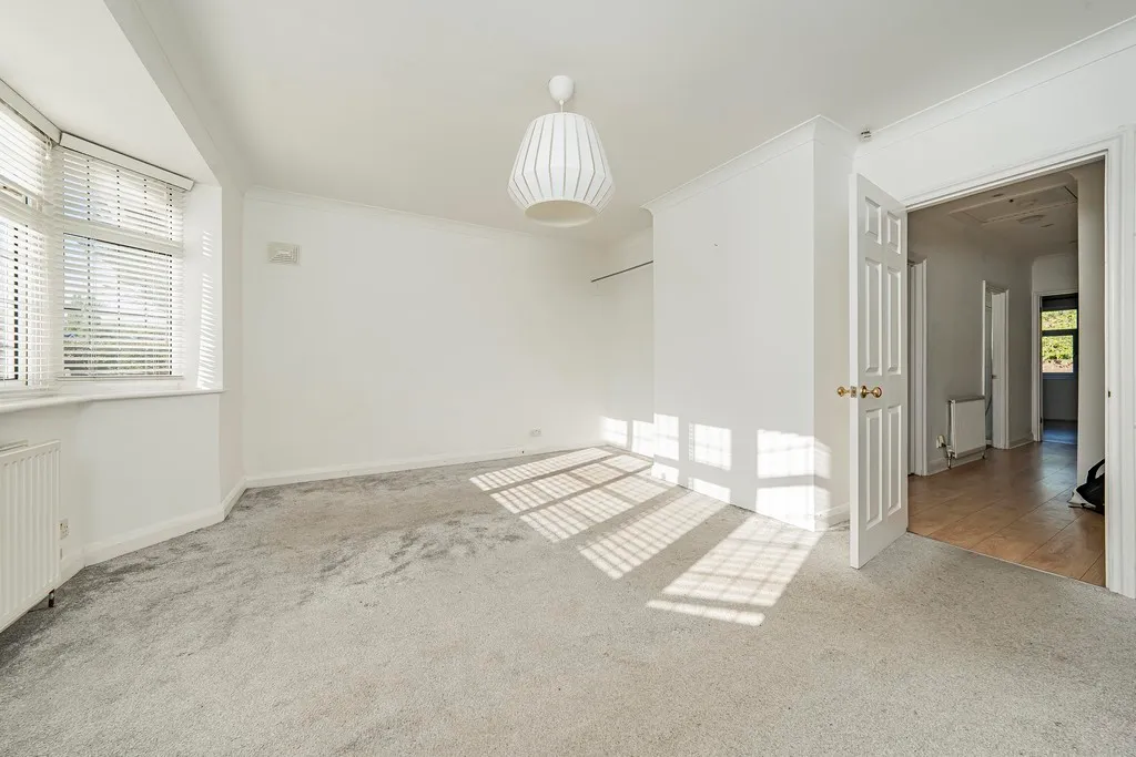 Hazelwood Drive, Pinner, photo 20
