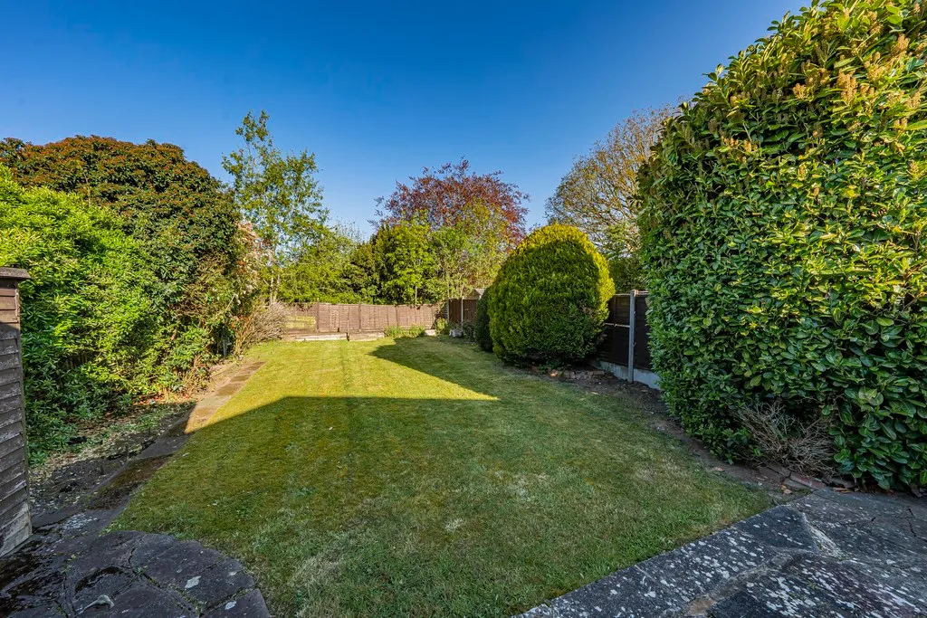 Hazelwood Drive, Pinner, photo 27