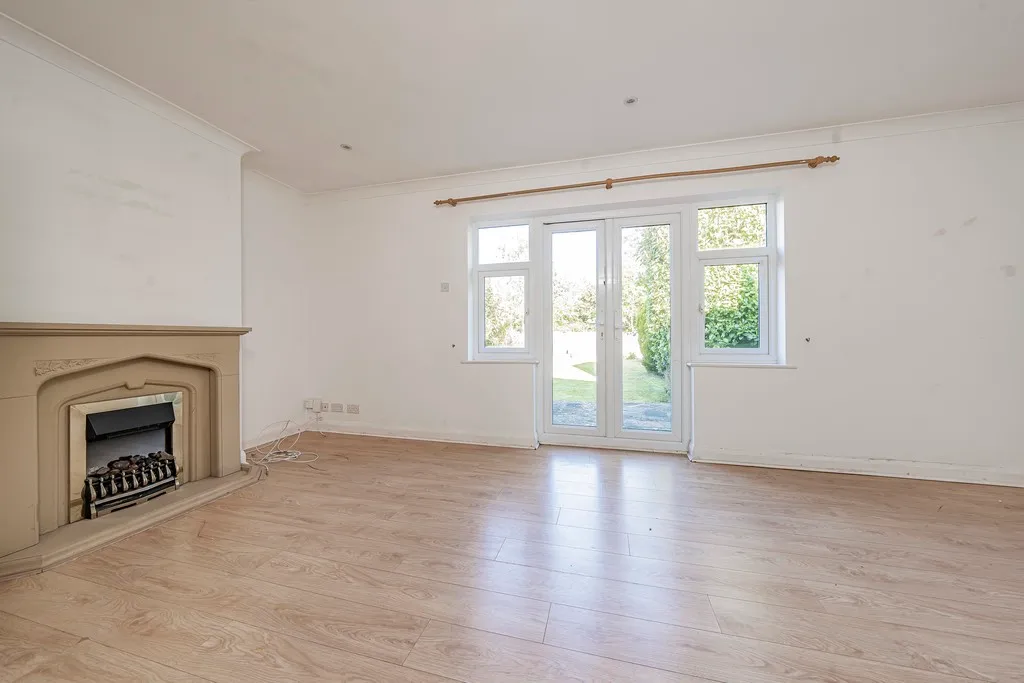 Hazelwood Drive, Pinner, photo 3