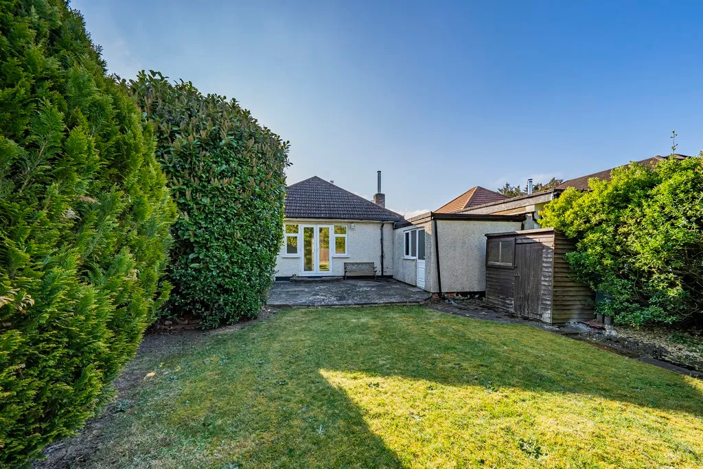 Hazelwood Drive, Pinner, photo 28