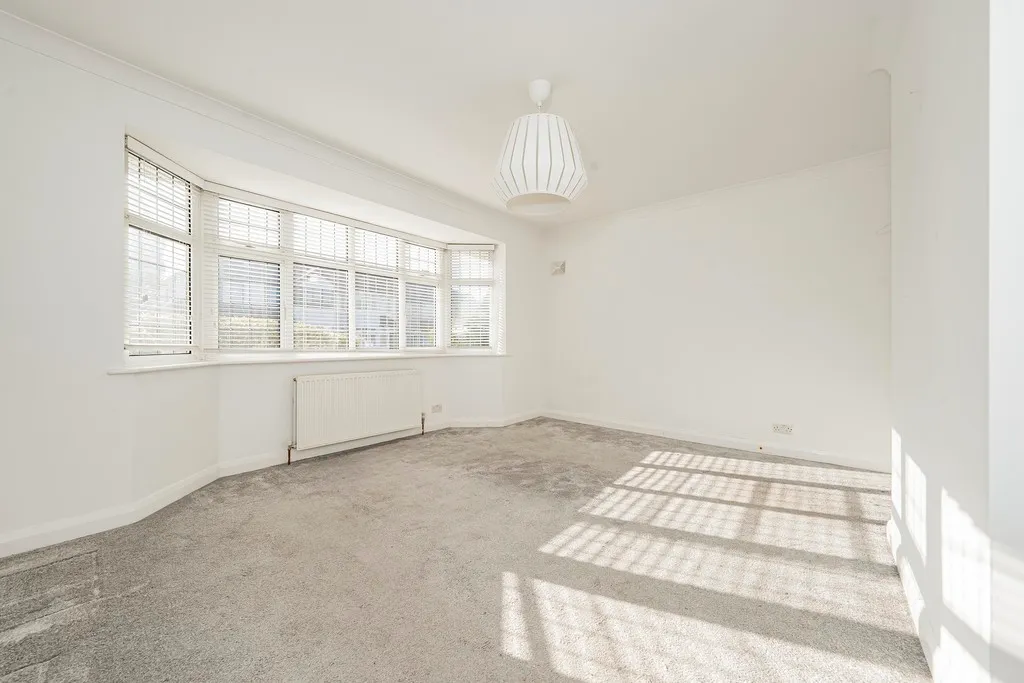 Hazelwood Drive, Pinner, photo 4