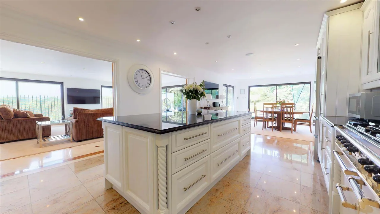Spring Grove, Loughton, photo 10