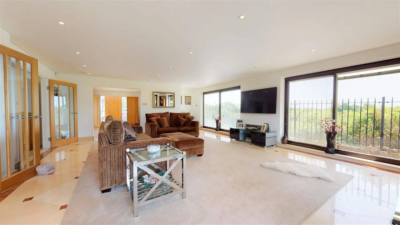 Spring Grove, Loughton, photo 7