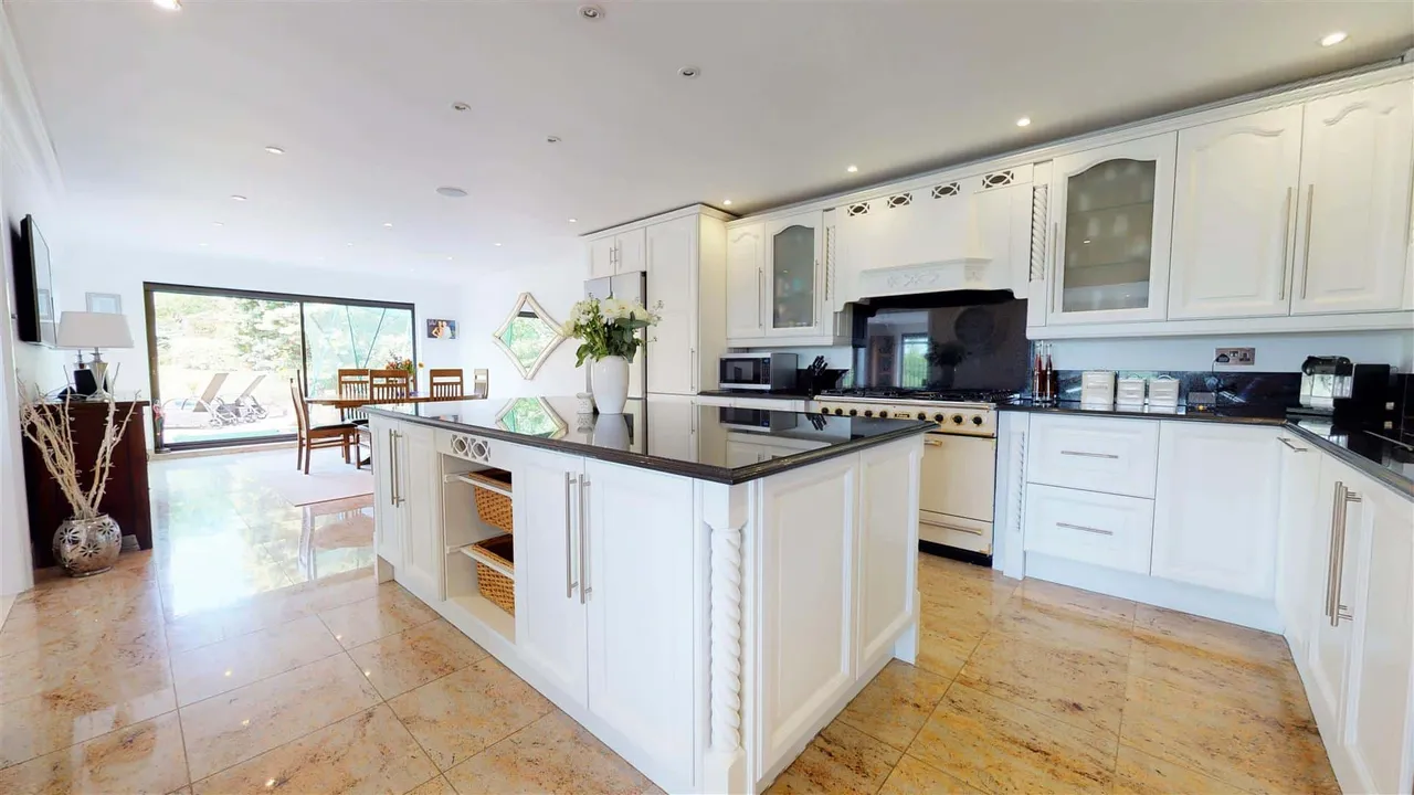 Spring Grove, Loughton, photo 9