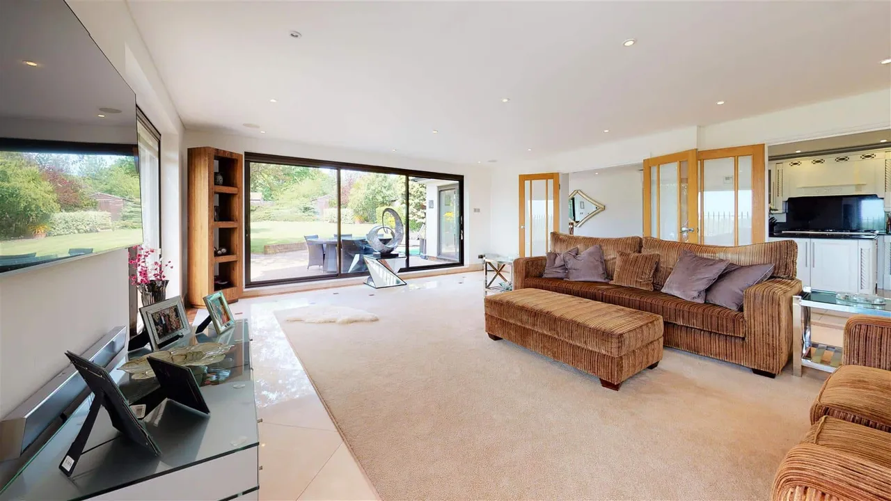 Spring Grove, Loughton, photo 6