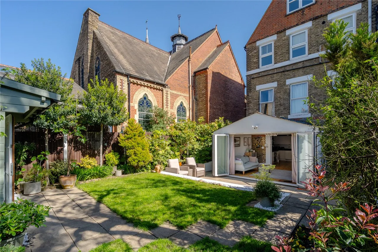 2 bed flat for sale — Lewin Road, London, SW16
