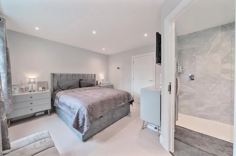 81 Higher Drive, Purley CR8 2HN, photo 7