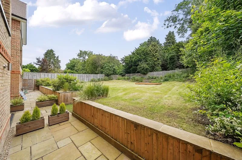 81 Higher Drive, Purley CR8 2HN, photo 13
